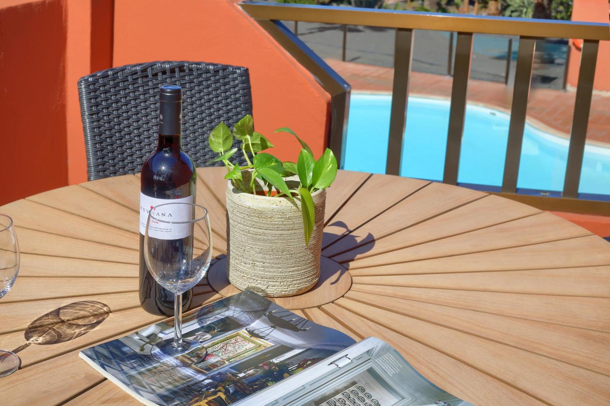 Oasis Royal Apartment คอร์ราเลโฮ ภายนอก รูปภาพ