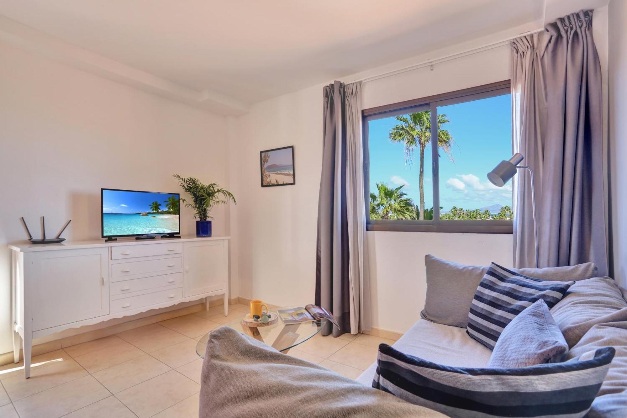 Oasis Royal Apartment คอร์ราเลโฮ ภายนอก รูปภาพ